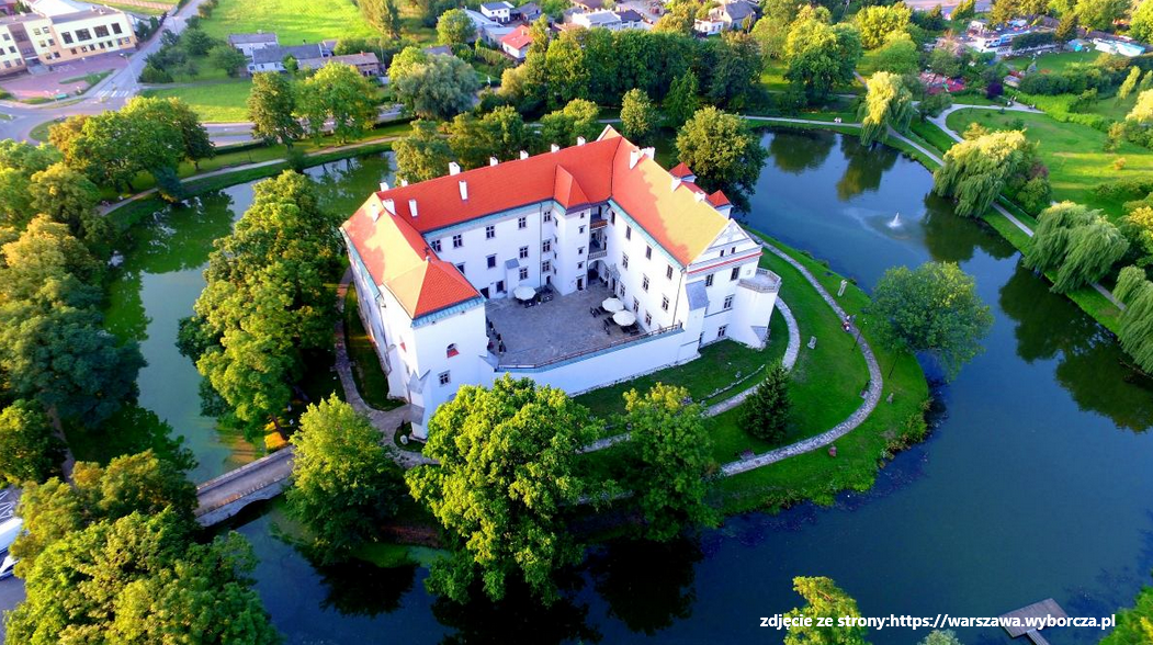 01.08.2024 Zamek w Szydłowcu (archiwum)